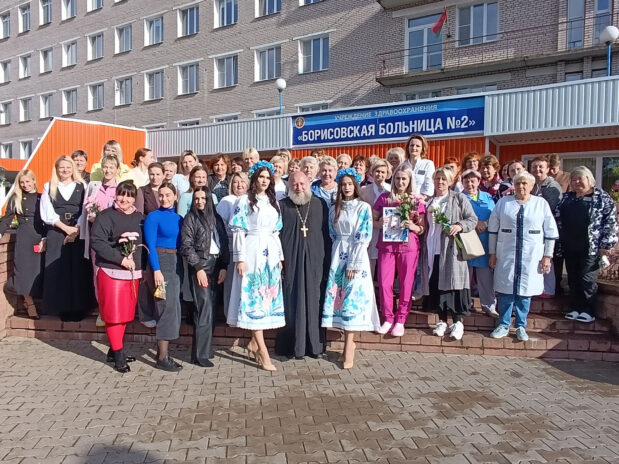Иерей Александр Лукьянович на праздничном мероприятии посвященному Дню матери в «УЗ Борисовская больница № 2»